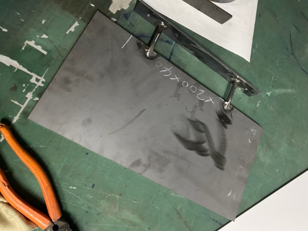 アイアン駐車場看板-加工中