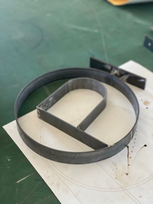 アイアン駐車場看板-加工中