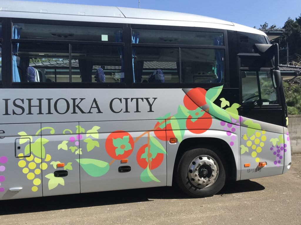 福祉バスラッピング施工後