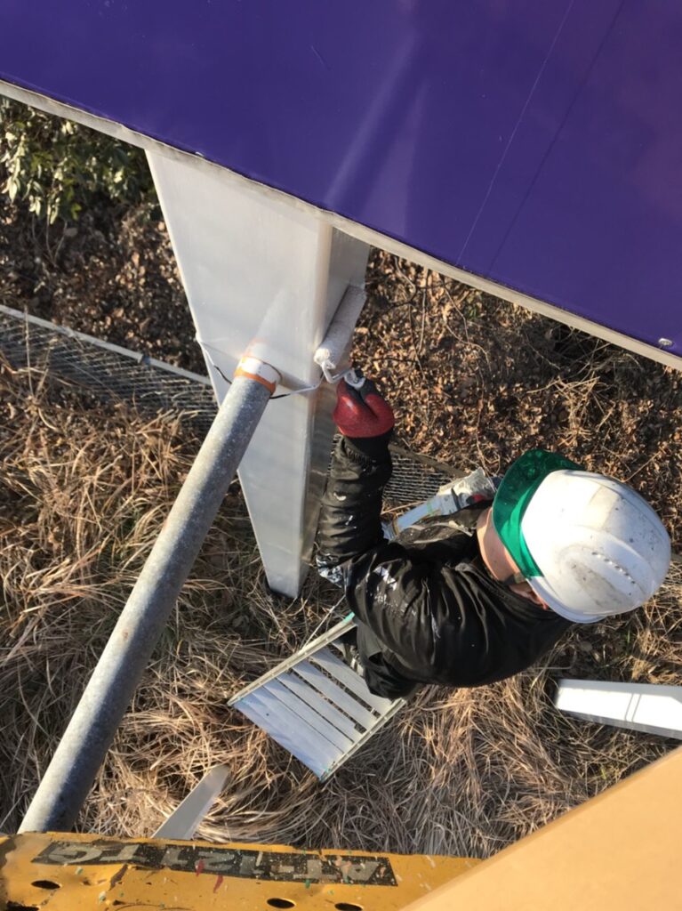 つくば市|建設関連企業様の大型PR看板改修中